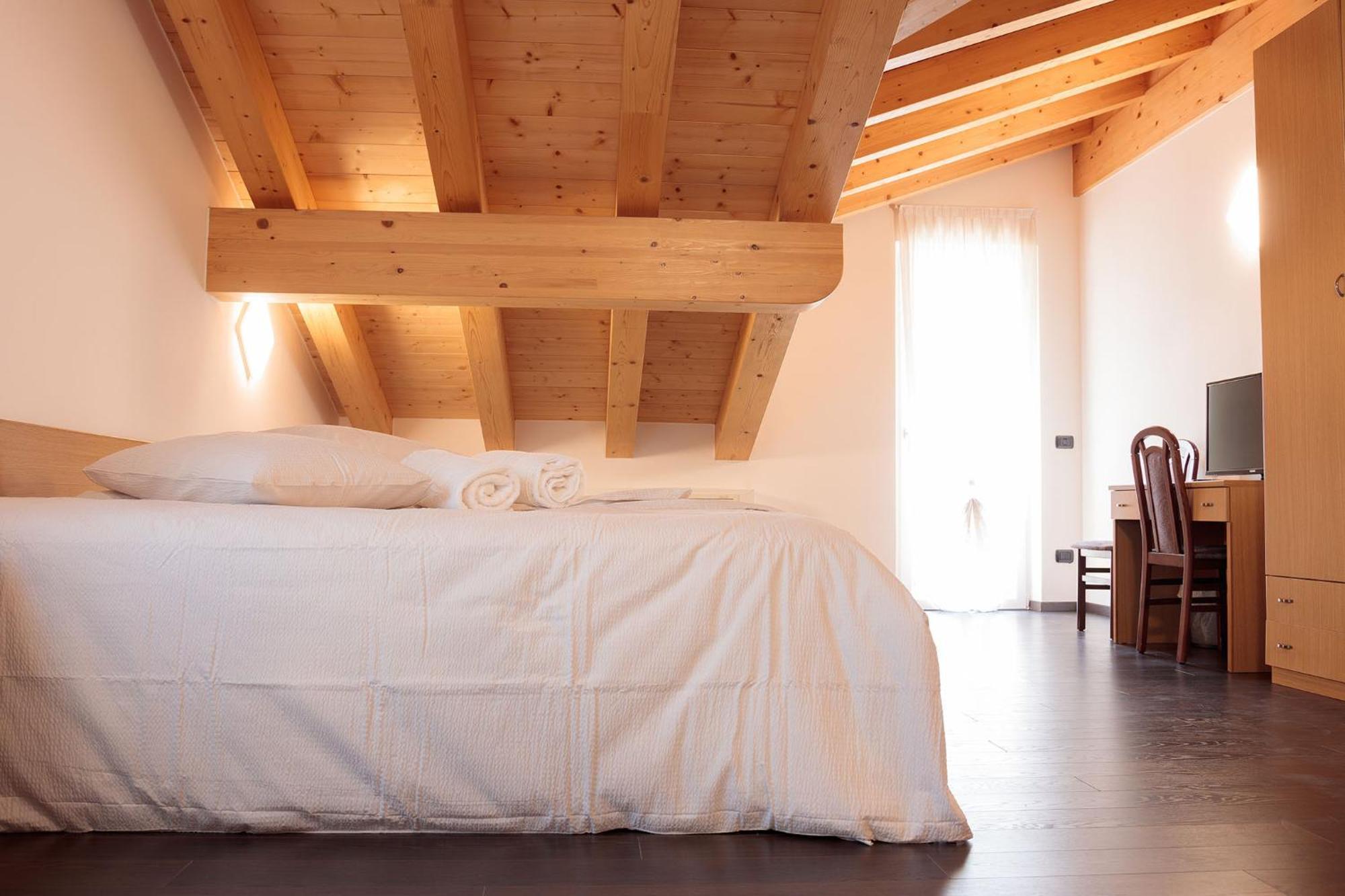 Hotel Milano Tione di Trento Zewnętrze zdjęcie