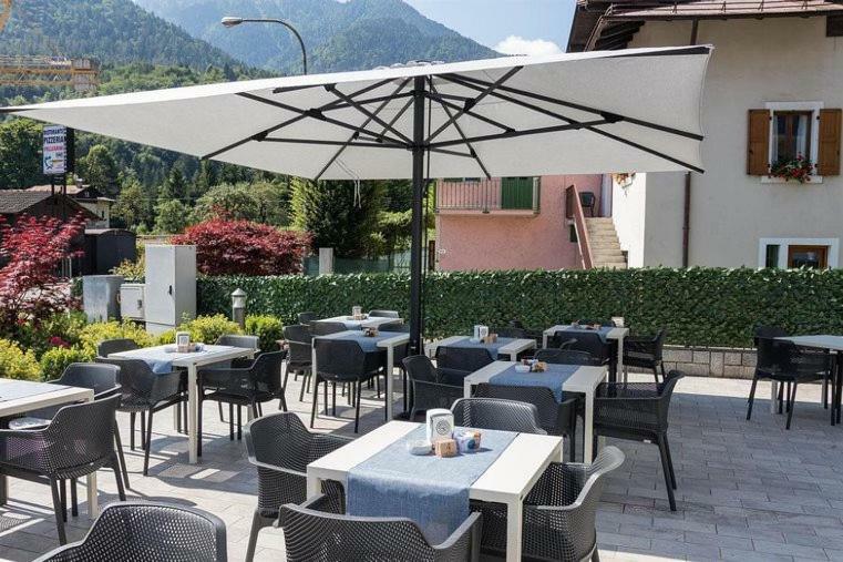 Hotel Milano Tione di Trento Zewnętrze zdjęcie