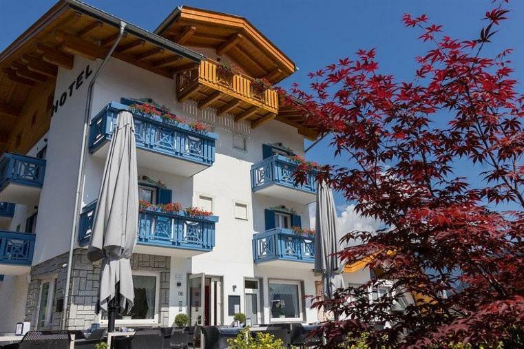 Hotel Milano Tione di Trento Zewnętrze zdjęcie